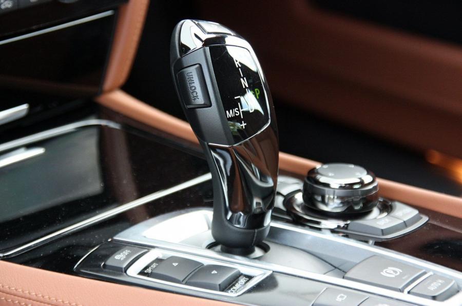  BMW 760iL 2010 года  (фото 34 из 71)